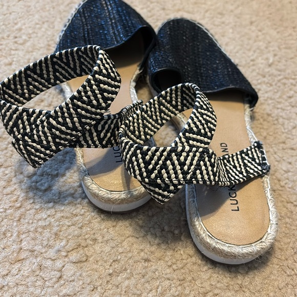 Lucky Brand Black Espadrille Sandals - Picture 2 of 4